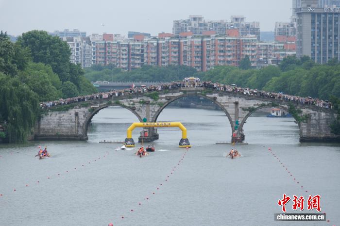 从中国大运河到意大利阿诺河 中华龙舟“逐浪”世界